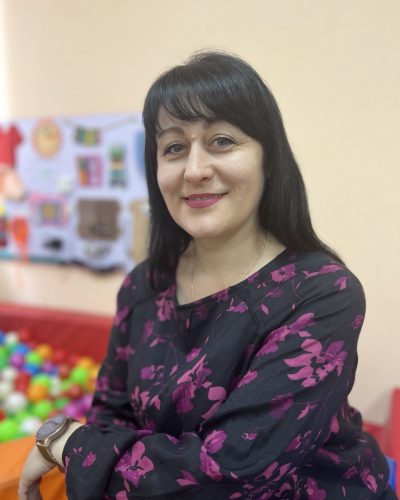 4 фото вчителів, ПІБ та посада кожного_ №4 фахівець (консультант) - Наталія Миколаївна Мартошенко - Валентина Діденко